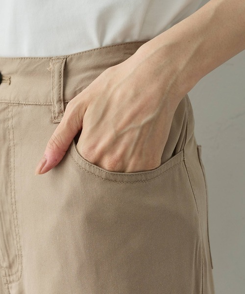 Petit Honfleur(プチオンフルール)の「ソフトタッチワイドパンツ【通年素材・ウエストゴム】(その他パンツ・レディース・チャコールグレー/モカ・M/L)」の16枚目の写真