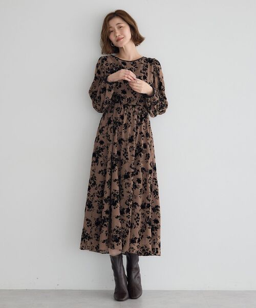 ボタニカル柄フロッキープリントワンピース（ワンピース）｜YECCA