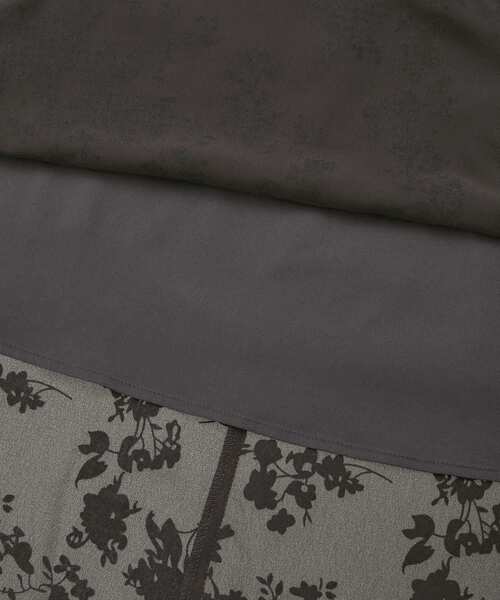 YECCA VECCA(イェッカヴェッカ)の「ボタニカル柄フロッキープリントワンピース(ワンピース・レディース・ベージュ/チャコールグレー・FREE)」の10枚目の写真