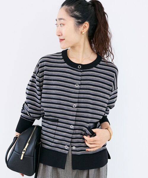 le.coeur blanc（ルクールブラン）の「リングボタンクルーカーディガン（カーディガン/ボレロ・レディース・ブラウン系その他2/ブラック系その他/ダークグリーン/ボルドー/ベージュ・38）」の2枚目の写真