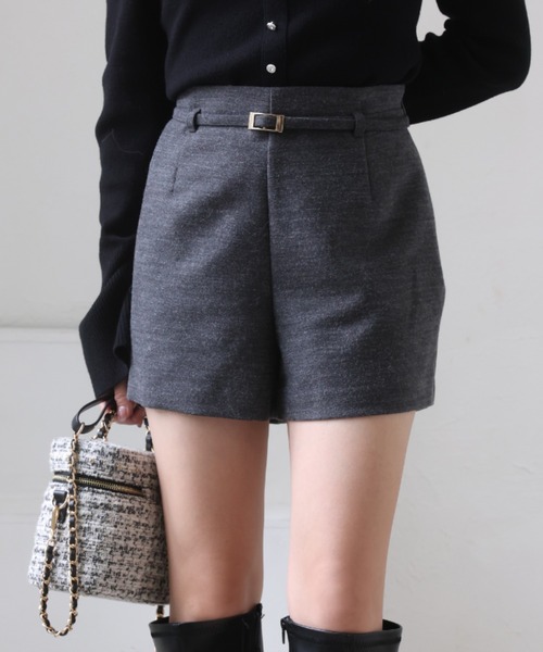 one after another NICE CLAUP（ワンアフターアナザーナイスクラップ）の「ベルト付きショートパンツ（その他パンツ・レディース・チャコールグレー/ブラック/ホワイト×ブラック/ホワイト・FREE）」の4枚目の写真