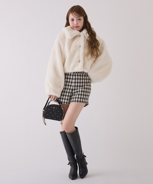 one after another NICE CLAUP（ワンアフターアナザーナイスクラップ）の「ベルト付きショートパンツ（その他パンツ・レディース・チャコールグレー/ブラック/ホワイト×ブラック/ホワイト・FREE）」の5枚目の写真