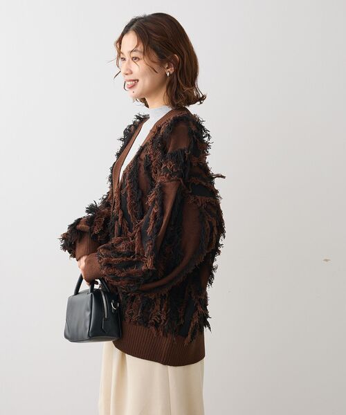 ELENCARE DUE(エレンカーレデュエ)の「・ELENCARE DUE フリンジジャカードカーディガン(カーディガン/ボレロ・レディース・ブラウン/グレー/ベージュ・FREE)」の9枚目の写真