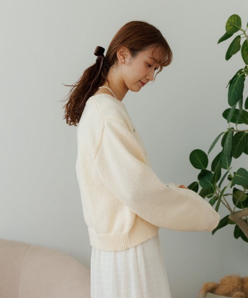 flower(フラワー)の「ファニーグラフィティニット(カーディガン/ボレロ・レディース・グレー・FREE)」の2枚目の写真