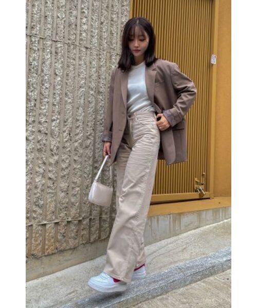 MUSINSA STANDARD WOMAN(ムシンサスタンダードウーマン)の「レディースオーバーサイズショルダーオーバーサイズブレザー【ダスティベージュ】(テーラードジャケット・レディース・その他・SMALL/MEDIUM/LARGE/X-SMALL)」の2枚目の写真