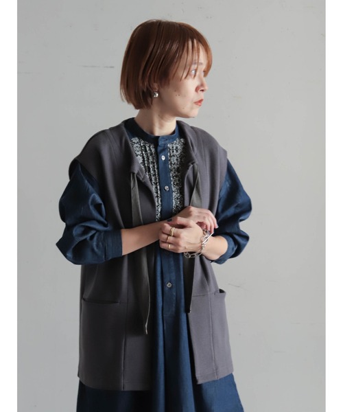 FIL DE FER（フィルデフェール）の「コットングリッド　ロングベスト（ベスト・レディース・チャコールグレー・FREE）」の20枚目の写真