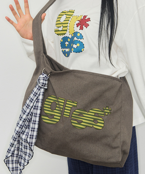 GRAVER（グレーバー）の「[ユニセックス]GRAE-Sストライプコットンキャンバスクロスバッグ_2カラー（メッセンジャーバッグ・レディース・ブラック/ブラウン・ONE SIZE）」の6枚目の写真
