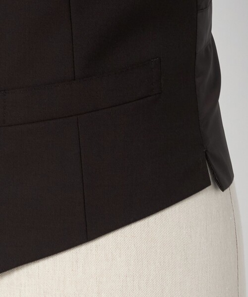 green label relaxing（グリーンレーベルリラクシング）の「REDA トロピカル 無地 5B スーツベスト（スーツベスト・メンズ・ネイビー/ダークグレー/ダークブラウン/ダークグリーン/ブラック・52/50/48/46/44/42）」の18枚目の写真