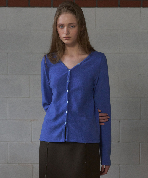 ANDNEEDS(アンドニーズ)の「Basel v-neck cardigan (deep blue)(カーディガン/ボレロ・レディース・その他・FREE)」の3枚目の写真