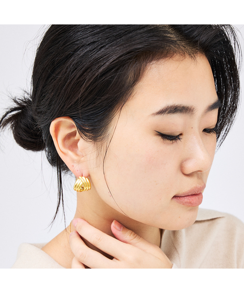 Rouge vif(ルージュヴィフ)の「【MC STUDIO/エムシースタジオ】ツイストピアス(ピアス(両耳用)・レディース・ゴールド・フリー)」の3枚目の写真