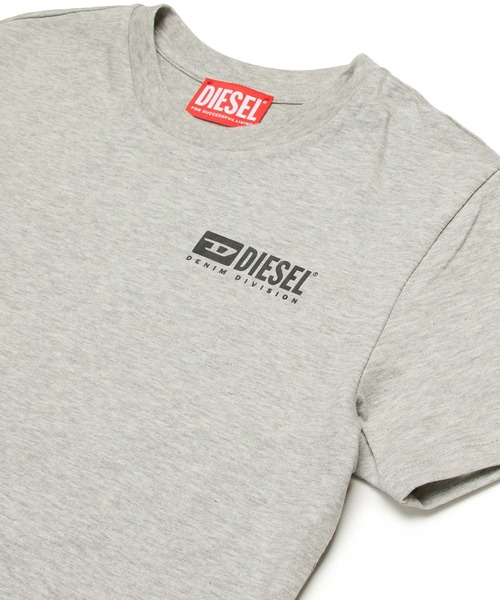 DIESEL KIDS(ディーゼルキッズ)の「DIESEL(ディーゼル)Kids & Junior ワンポイントブランドロゴ半袖Tシャツカットソー(Tシャツ/カットソー・キッズ・グレー/レッド/ホワイト・4Y/14Y/6Y/8Y/10Y/12Y/16Y)」の7枚目の写真