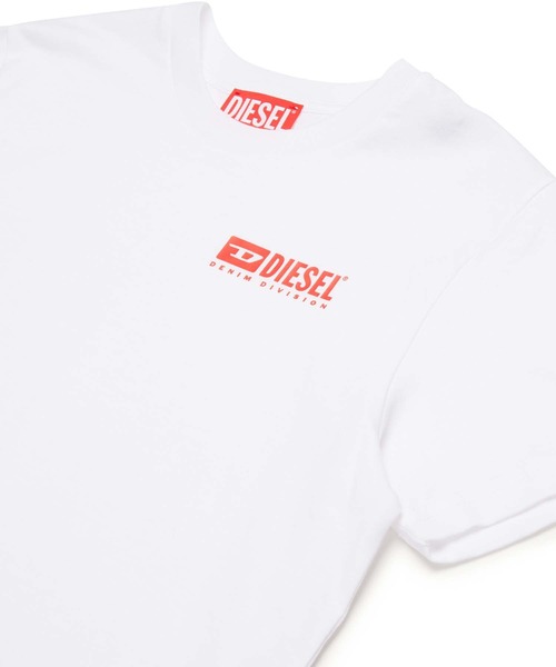 DIESEL KIDS(ディーゼルキッズ)の「DIESEL(ディーゼル)Kids & Junior ワンポイントブランドロゴ半袖Tシャツカットソー(Tシャツ/カットソー・キッズ・グレー/レッド/ホワイト・4Y/14Y/6Y/8Y/10Y/12Y/16Y)」の4枚目の写真
