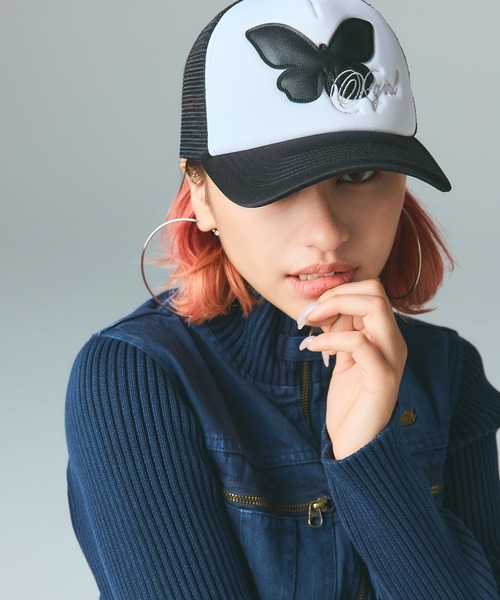 X-girl（エックスガール）の「BUTTERFLY PATCH TRUCKER CAP（キャップ・レディース・カモフラージュ/ピンク/ブラック・ONE SIZE）」の7枚目の写真