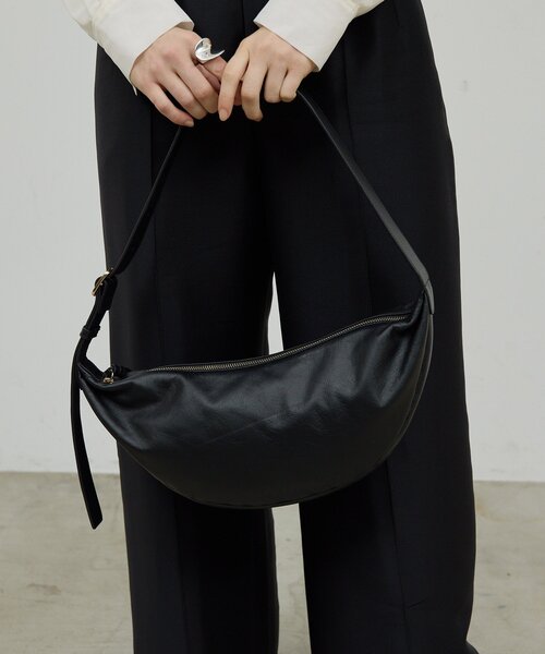 GALLARDAGALANTE（ガリャルダガランテ）の「【2.718】タッククロスボディバッグ（ショルダーバッグ・レディース・ブラック/ベージュ・FREE）」の3枚目の写真