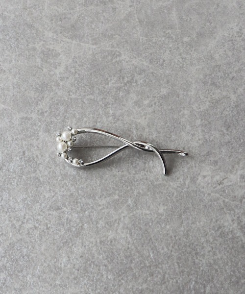 BLUEEAST(ブルーイースト)の「ビジュパールクロスブローチ(ブローチ/コサージュ・レディース・シルバー/ゴールド・FREE)」の11枚目の写真