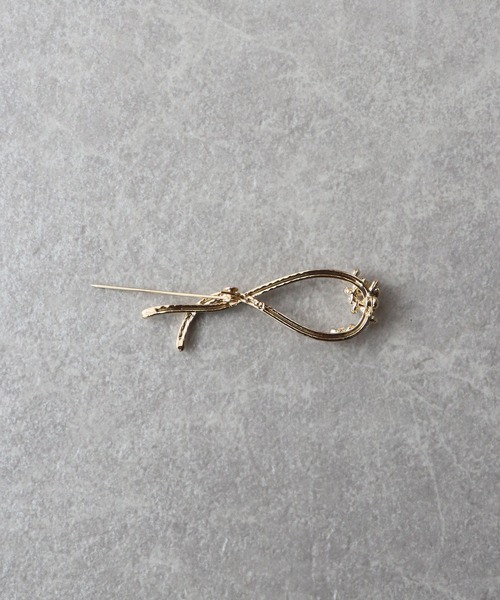 BLUEEAST(ブルーイースト)の「ビジュパールクロスブローチ(ブローチ/コサージュ・レディース・シルバー/ゴールド・FREE)」の12枚目の写真