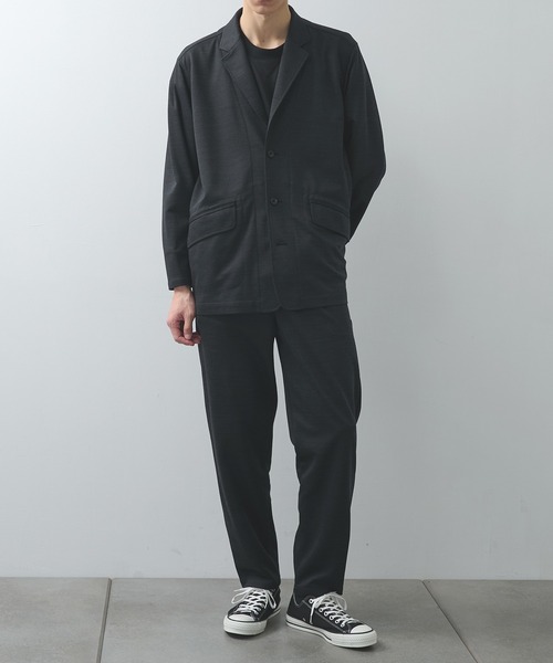 WHITE MOUNTAINEERING（ホワイトマウンテニアリング）の「【White Mountaineering / ホワイトマウンテニアリング】別注 JERSEY TUCK EASY TAPARED PANTS（その他パンツ・メンズ・ブラック/ダークグレー・2/0/1）」の5枚目の写真