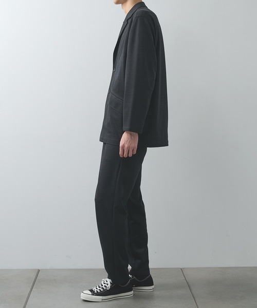 WHITE MOUNTAINEERING（ホワイトマウンテニアリング）の「【White Mountaineering / ホワイトマウンテニアリング】別注 JERSEY TUCK EASY TAPARED PANTS（その他パンツ・メンズ・ブラック/ダークグレー・2/0/1）」の6枚目の写真