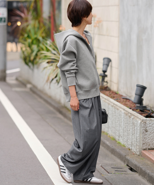 JOURNAL STANDARD relume（ジャーナルスタンダード　レリューム）の「《追加》フーディーコンパクトブルゾン（パーカー・レディース・チャコールグレー/アイボリー/ブラウン・FREE）」の10枚目の写真