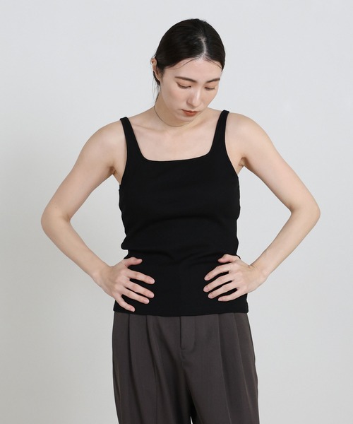 select MOCA（セレクトモカ）の「【機能素材】カップ付きスクエアネックテレコタンクトップ（タンクトップ・レディース・オフホワイト/ブラック/スミクロ・SMALL/MEDIUM/LARGE）」の3枚目の写真