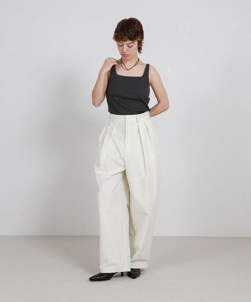 select MOCA（セレクトモカ）の「【機能素材】カップ付きスクエアネックテレコタンクトップ（タンクトップ・レディース・オフホワイト/ブラック/スミクロ・SMALL/MEDIUM/LARGE）」の14枚目の写真