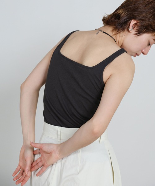 select MOCA（セレクトモカ）の「【機能素材】カップ付きスクエアネックテレコタンクトップ（タンクトップ・レディース・オフホワイト/ブラック/スミクロ・SMALL/MEDIUM/LARGE）」の15枚目の写真