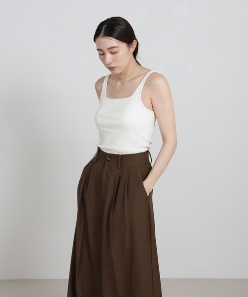 select MOCA（セレクトモカ）の「【機能素材】カップ付きスクエアネックテレコタンクトップ（タンクトップ・レディース・オフホワイト/ブラック/スミクロ・SMALL/MEDIUM/LARGE）」の19枚目の写真