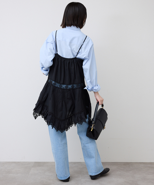 SLOBE IENA(スローブイエナ)の「リバーレースキャミワンピース(シャツ/ブラウス・レディース・ブラック/ホワイト・FREE)」の4枚目の写真