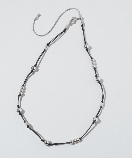 GOLDY（ゴールディ）の「ブラック スレッド ドット チョーカー（ネックレス・レディース・シルバー/ブラック・FREE）」の4枚目の写真