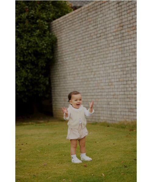 agnes b.（アニエスベー）の「ベビー ギンガムチェック コットン ショート ブルマ ”Bretelles”（その他パンツ・キッズ・ブラウン系その他・1YEAR/18M）」の2枚目の写真