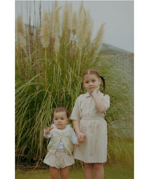 agnes b.（アニエスベー）の「ベビー ギンガムチェック コットン ショート ブルマ ”Bretelles”（その他パンツ・キッズ・ブラウン系その他・1YEAR/18M）」の3枚目の写真