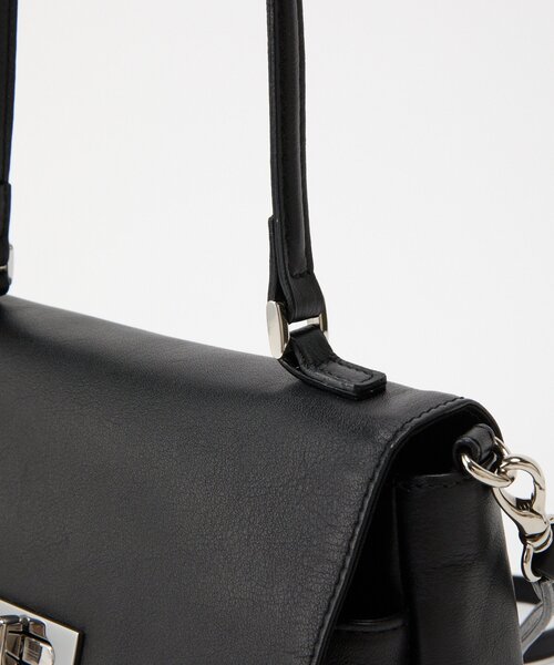 russet（ラシット）の「《@__serako.r__企画》ソフトレザーフラップミニトートバッグ（トートバッグ・レディース・ライトグレー/ブラック・FREE）」の3枚目の写真