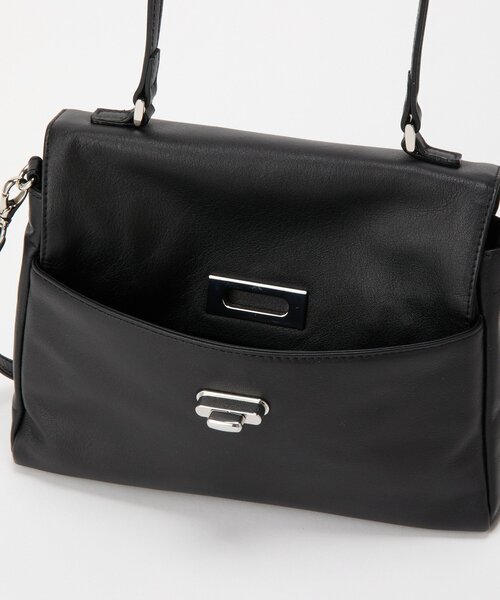 russet（ラシット）の「《@__serako.r__企画》ソフトレザーフラップミニトートバッグ（トートバッグ・レディース・ライトグレー/ブラック・FREE）」の5枚目の写真