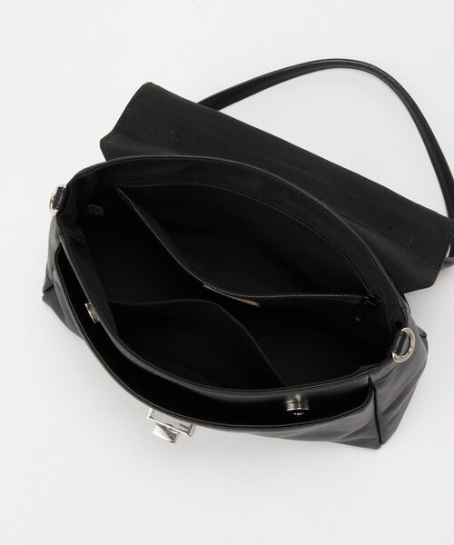 russet（ラシット）の「《@__serako.r__企画》ソフトレザーフラップミニトートバッグ（トートバッグ・レディース・ライトグレー/ブラック・FREE）」の7枚目の写真