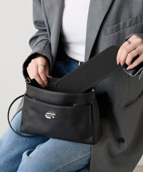 russet（ラシット）の「《@__serako.r__企画》ソフトレザーフラップミニトートバッグ（トートバッグ・レディース・ライトグレー/ブラック・FREE）」の8枚目の写真