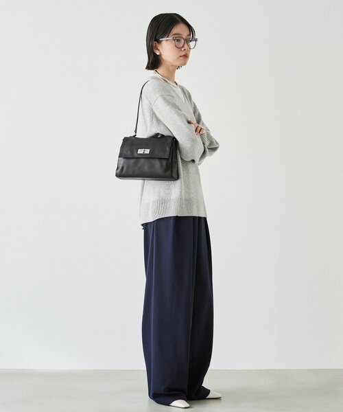 russet（ラシット）の「《@__serako.r__企画》ソフトレザーフラップミニトートバッグ（トートバッグ・レディース・ライトグレー/ブラック・FREE）」の12枚目の写真