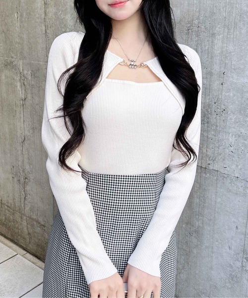 INGNI（イング）の「ビット付デコルテオープンリブニット（ニット/セーター・レディース・オフホワイト/ピンク/サックスブルー/ブラック・M）」の7枚目の写真