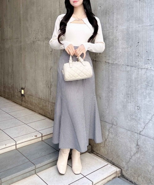 INGNI（イング）の「ビット付デコルテオープンリブニット（ニット/セーター・レディース・オフホワイト/ピンク/サックスブルー/ブラック・M）」の11枚目の写真