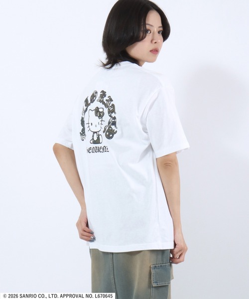 sanrio(サンリオ)の「HELLO KITTY CIRCLE LOGO TEE/ハローキティ ロゴバックプリントTシャツ/ラインストーン ピチT・ビッグシルエット(Tシャツ/カットソー・レディース・ブラック/ホワイト・S/M/L)」の14枚目の写真