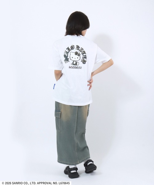sanrio(サンリオ)の「HELLO KITTY CIRCLE LOGO TEE/ハローキティ ロゴバックプリントTシャツ/ラインストーン ピチT・ビッグシルエット(Tシャツ/カットソー・レディース・ブラック/ホワイト・S/M/L)」の16枚目の写真