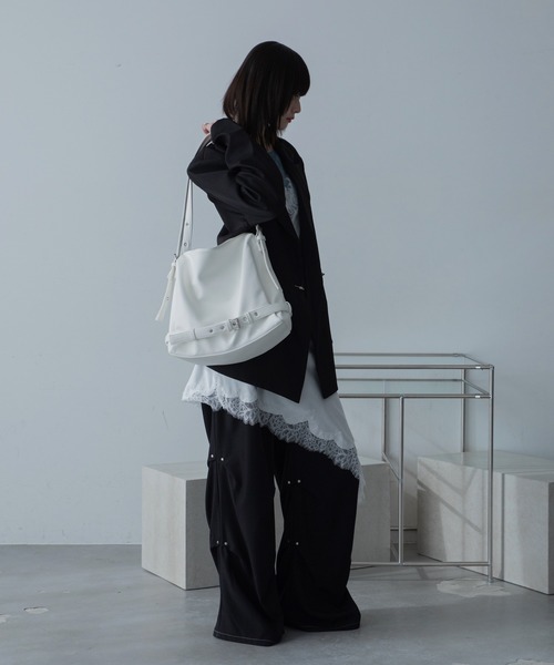 VACANCY(ヴァカンシー)の「レースドッキングアシンメトリーキャミワンピース(ワンピース・レディース・ホワイト/ブラック/カーキ・FREE)」の17枚目の写真