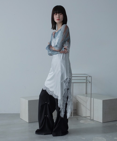 VACANCY(ヴァカンシー)の「レースドッキングアシンメトリーキャミワンピース(ワンピース・レディース・ホワイト/ブラック/カーキ・FREE)」の13枚目の写真