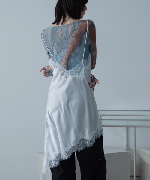 VACANCY(ヴァカンシー)の「レースドッキングアシンメトリーキャミワンピース(ワンピース・レディース・ホワイト/ブラック/カーキ・FREE)」の6枚目の写真