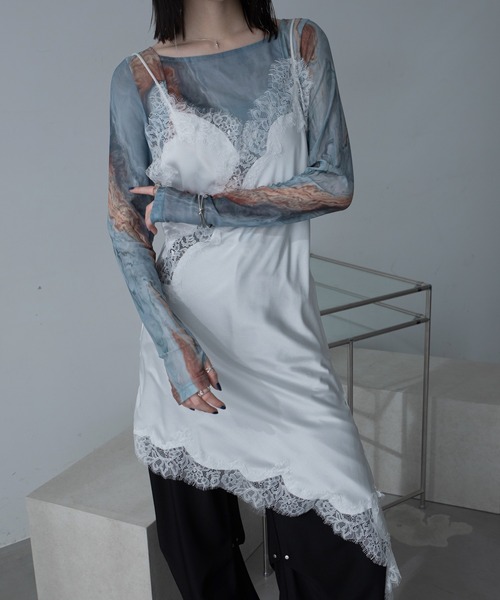 VACANCY(ヴァカンシー)の「レースドッキングアシンメトリーキャミワンピース(ワンピース・レディース・ホワイト/ブラック/カーキ・FREE)」の4枚目の写真