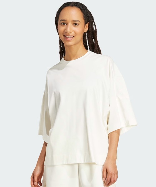 adidas(アディダス)の「adidas/アディダス W SOFTLUX ルーズフィット Tシャツ KLH94(Tシャツ/カットソー・レディース・オフホワイト・M/L)」の1枚目の写真