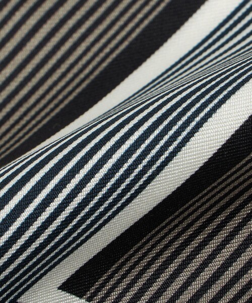 green label relaxing（グリーンレーベルリラクシング）の「＜Bleck＞ライン スカーフ（ストール/ショール・メンズ・ブラック・FREE）」の6枚目の写真