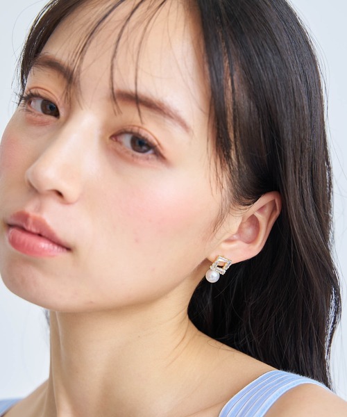 NOELA（ノエラ）の「スクエアビジューピアス（ピアス（両耳用）・レディース・シルバー/ゴールド・フリー）」の2枚目の写真