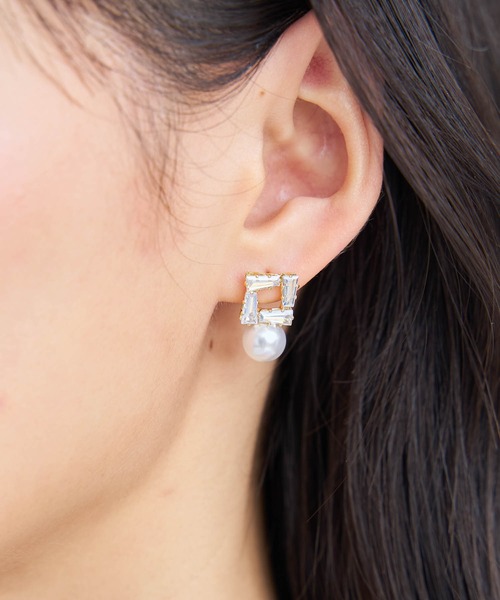 NOELA（ノエラ）の「スクエアビジューピアス（ピアス（両耳用）・レディース・シルバー/ゴールド・フリー）」の5枚目の写真