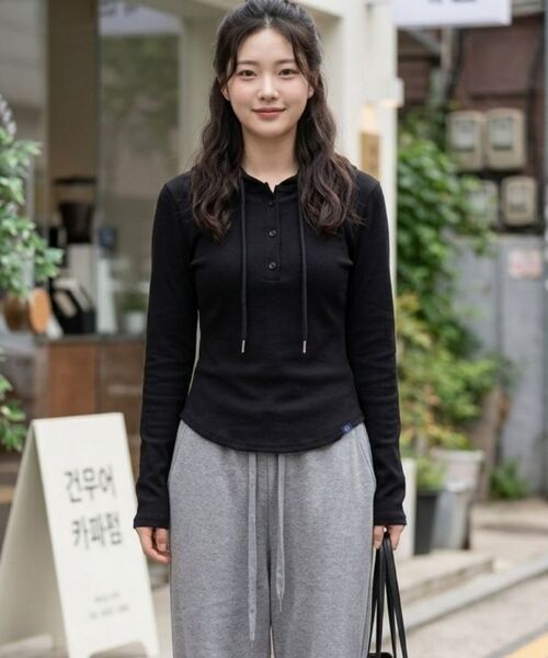 DOLPHIN WAVE APPAREL(ドルフィンウェーブアパレル)の「ドルフィンリブスリムヘンリーネックフードパーカー ブラック(パーカー・レディース・その他・FREE)」の7枚目の写真
