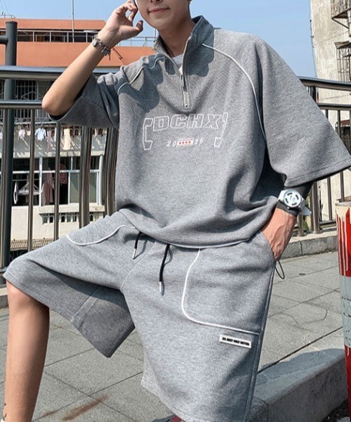 link lot(リンクロット)の「【2点セット】カレッジロゴ ハイネックリラックスセットアップ(Tシャツ/カットソー・メンズ・グレー/ブラック・L/M)」の14枚目の写真